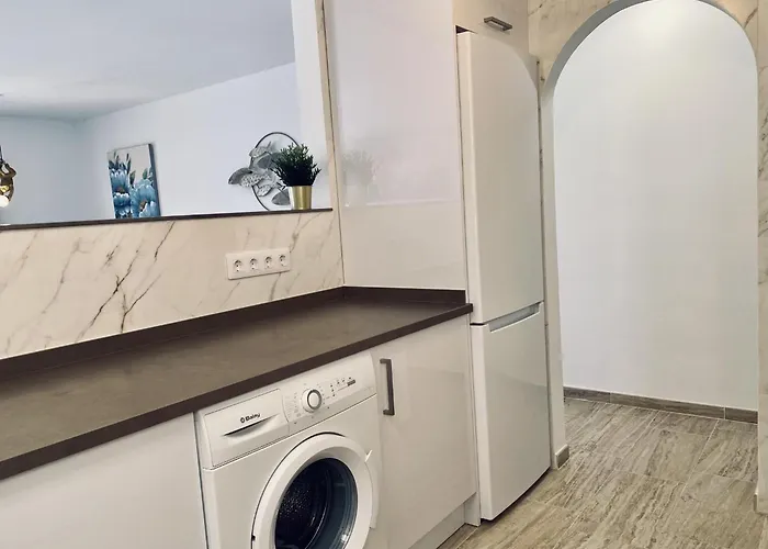 South Corner * Адехе